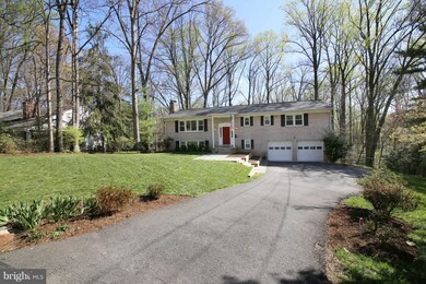 9102 Santayana Dr, Fairfax, VA 22031 - photo 2