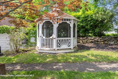 207 Maple Gazebo