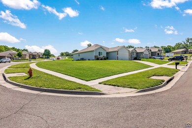 4400 SW Brandywine Ln, Topeka, KS 66610 - photo 3