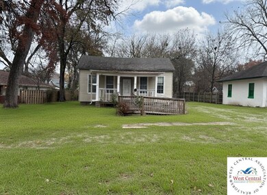 110 N 4th St, Clinton, MO 64735 - photo 2
