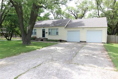 6048 Monrovia St, Shawnee, KS 66216 - photo 2