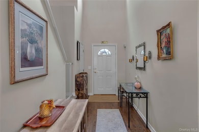 32 Scarborough Dr, Smithtown, NY 11787 - photo 2