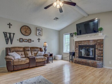 1513 W Edgewater Place, Broken Arrow, OK 74012 - photo 5