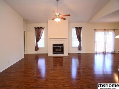 2105 Lakewood Dr, Papillion, NE 68046 - photo 5
