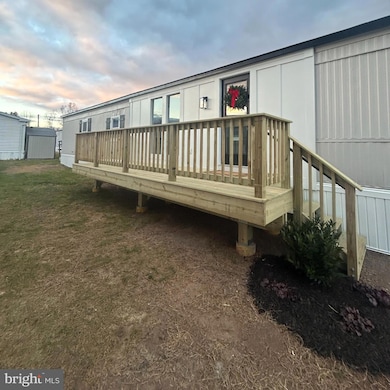 841 Cypress Ave, Spring City, PA 19475 - photo 7