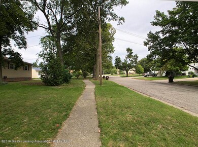 612 Maple St, Grand Ledge, MI 48837 - photo 3