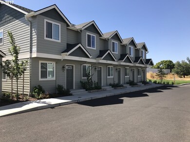 1928 5th St, Springfield, OR 97477 - photo 2