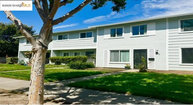 38521 Royal Ann Common, Fremont, CA 94536 - photo 2