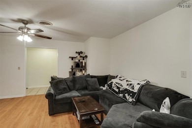 2406 Picadilly Ln, Wichita Falls, TX 76309 - photo 6