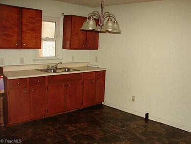 292 Gregory Ct, Asheboro, NC 27205 - photo 3