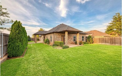 2826 W 2nd St, Elk City, OK 73644 - photo 5