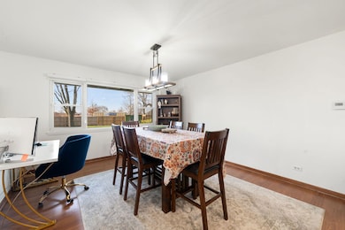 6812 Wainwright Dr unit 1, Woodridge, IL 60517 - photo 3