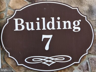 734 Creekside Dr unit 84, Brookhaven, PA 19015 - photo 2