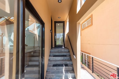 117 Ketch Mall, Marina Del Rey, CA 90292 - photo 3