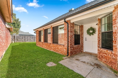 3062 Rustlewind Ln, Grand Prairie, TX 75052 - photo 5