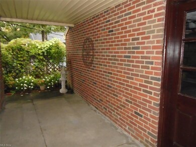 3549 Harvey Rd, Cleveland Heights, OH 44118 - photo 3