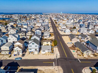 302 6th Ave Ortley Beach NJ-large-004-00