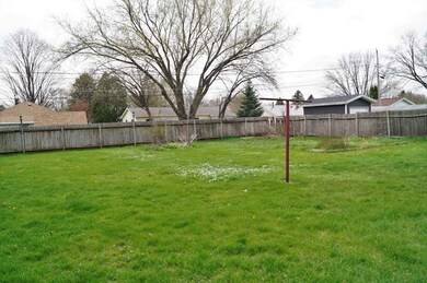 2742 Thinnes St, Cross Plains, WI 53528 - photo 3