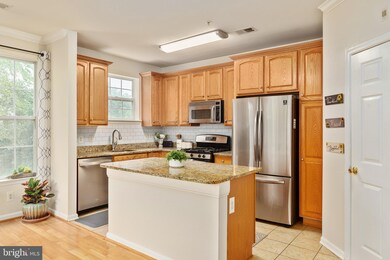 13064 Marcey Creek Rd, Herndon, VA 20171 - photo 7