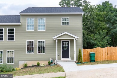 525 Stonewall St, Strasburg, VA 22657 - photo 4