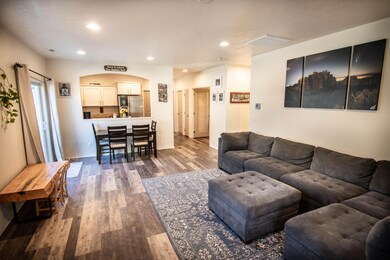 894 NW 24th Way, Redmond, OR 97756 - photo 2