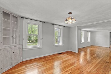 907 Putnam Pike, Chepachet, RI 02814 - photo 5