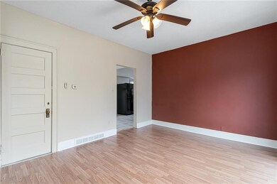 4039 9th St, Des Moines, IA 50313 - photo 6