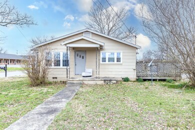 200 W Cedar St, Shelbyville, TN 37160 - photo 2