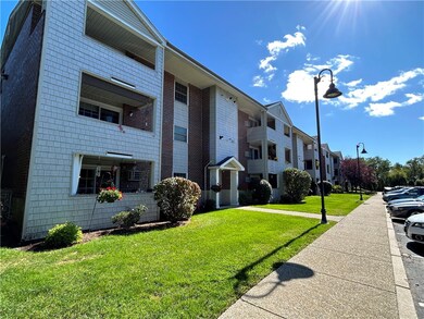 673 Metacom Ave unit 51, Bristol, RI 02809 - photo 3