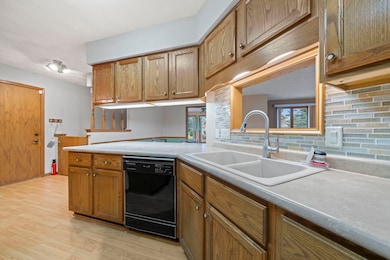 728 Nantucket Dr unit 1, Janesville, WI 53546 - photo 5