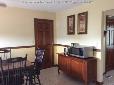 107 Timberlake Cir, Scott Depot, WV 25560 - photo 5