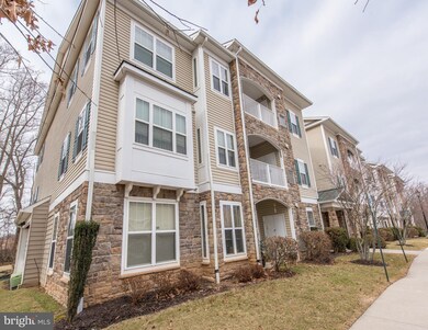 302 Wyndham Cir unit F, Owings Mills, MD 21117 - photo 2