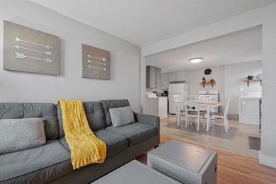 526 Hevey St unit 4, Manchester, NH 03102 - photo 4