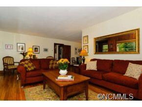 Beautiful Hardwood/orig trim