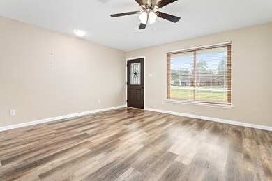 126 Wood Manor Ln, Sour Lake, TX 77659 - photo 2