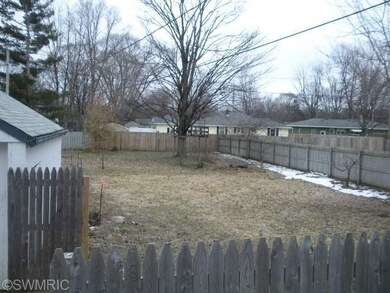 324 Forrest St, Wayland, MI 49348 - photo 3