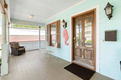 814OrangeStFrontPorch