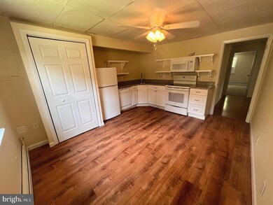 1015 Francis Ave unit C, Halethorpe, MD 21227 - photo 5