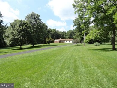 382 Hallman Rd, Douglassville, PA 19518 - photo 2