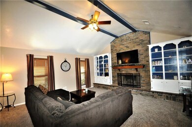 1909 Briar Hill St, Moore, OK 73160 - photo 4