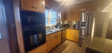 5323 Mcanany Dr, Shawnee, KS 66203 - photo 7