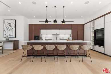 12119 Travis St, Los Angeles, CA 90049 - photo 3