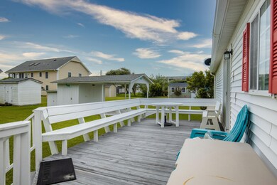 208 Fairview St, Atlantic Beach, NC 28512 - photo 4