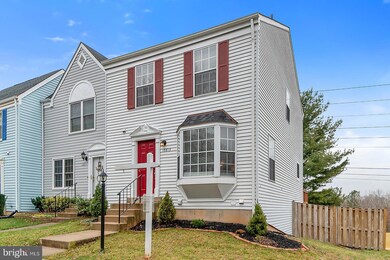 13813 Laura Ratcliff Ct, Centreville, VA 20121 - photo 2