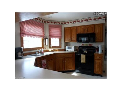 Kitchen - newer stove, microwave & dishwasher