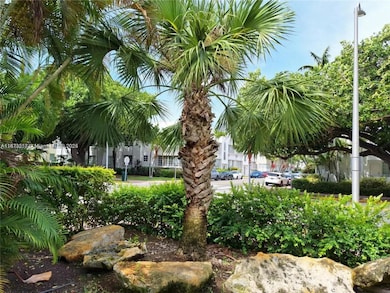 1009 Meridian Ave unit 13, Miami Beach, FL 33139 - photo 2