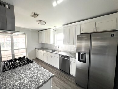 6002 Jerrycrest Dr, Pearland, TX 77584 - photo 2