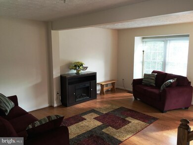 8602 Pine Meadows Dr, Odenton, MD 21113 - photo 4