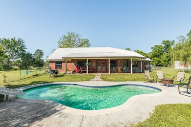 521 E Front St, Brazoria, TX 77422 - photo 6