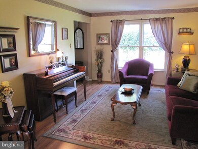 135 Hedgerow Dr, Souderton, PA 18964 - photo 3